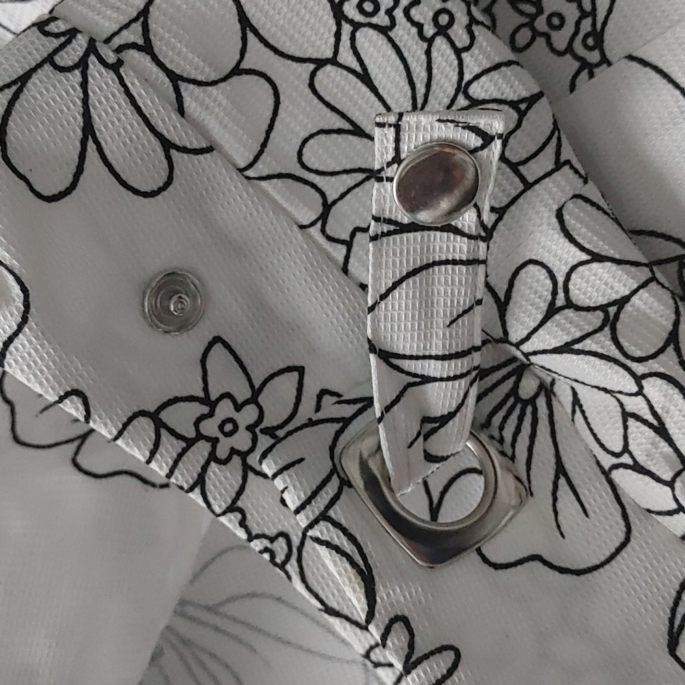 Women's Size 16 Versailles White Mini Skirt With Black Outlined Flowers Y2K - Picture 4 of 12